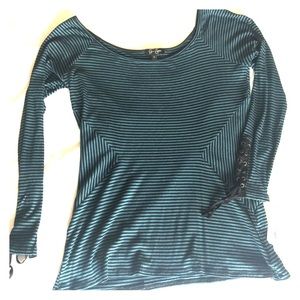 Jessica Simpson NWT two way shirt